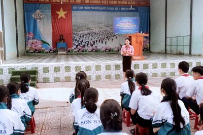 SINH HOẠT CHUYÊN ĐỀ “Kỹ năng phòng, chống bạo lực, xâm hại trẻ em, bảo vệ trẻ em trong môi trường mạng”