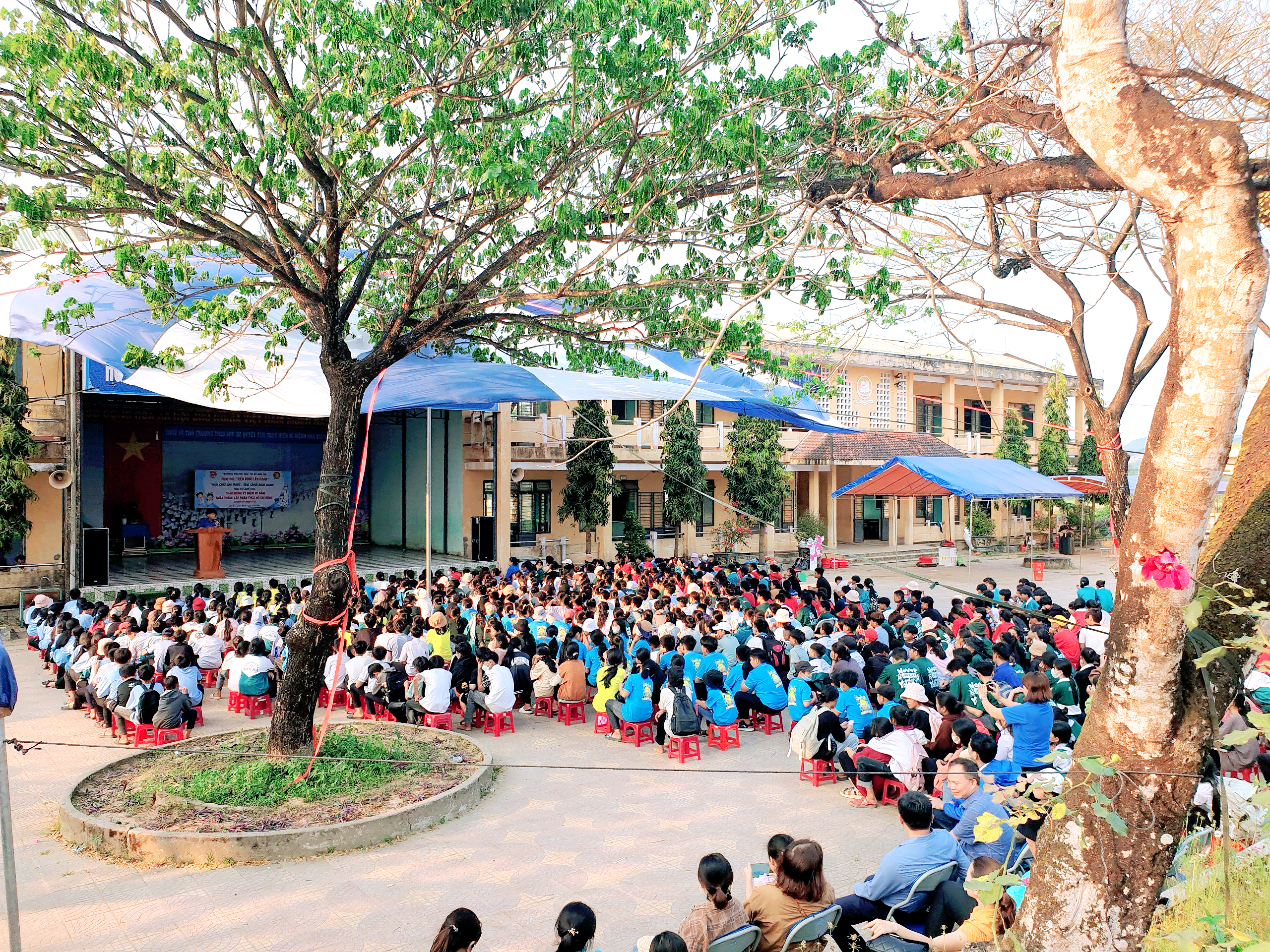 “TRÒ CHƠI DÂN GIAN” VÀ “HỘI CHỢ ẨM THỰC” CHÀO MỪNG 92 NĂM NGÀY THÀNH LẬP ĐOÀN TNCS HỒ CHÍ MINH (26/3/1931 – 26/3/2023)
